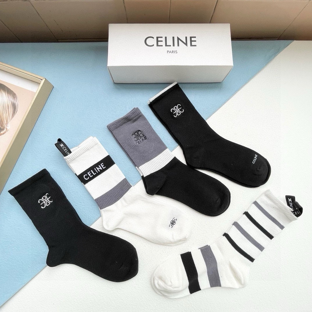  配包装【一盒五双】CELINE · 赛琳❗️高品质。超级爆款网红袜子❗️ce家官网同步刺绣字母中筒袜，