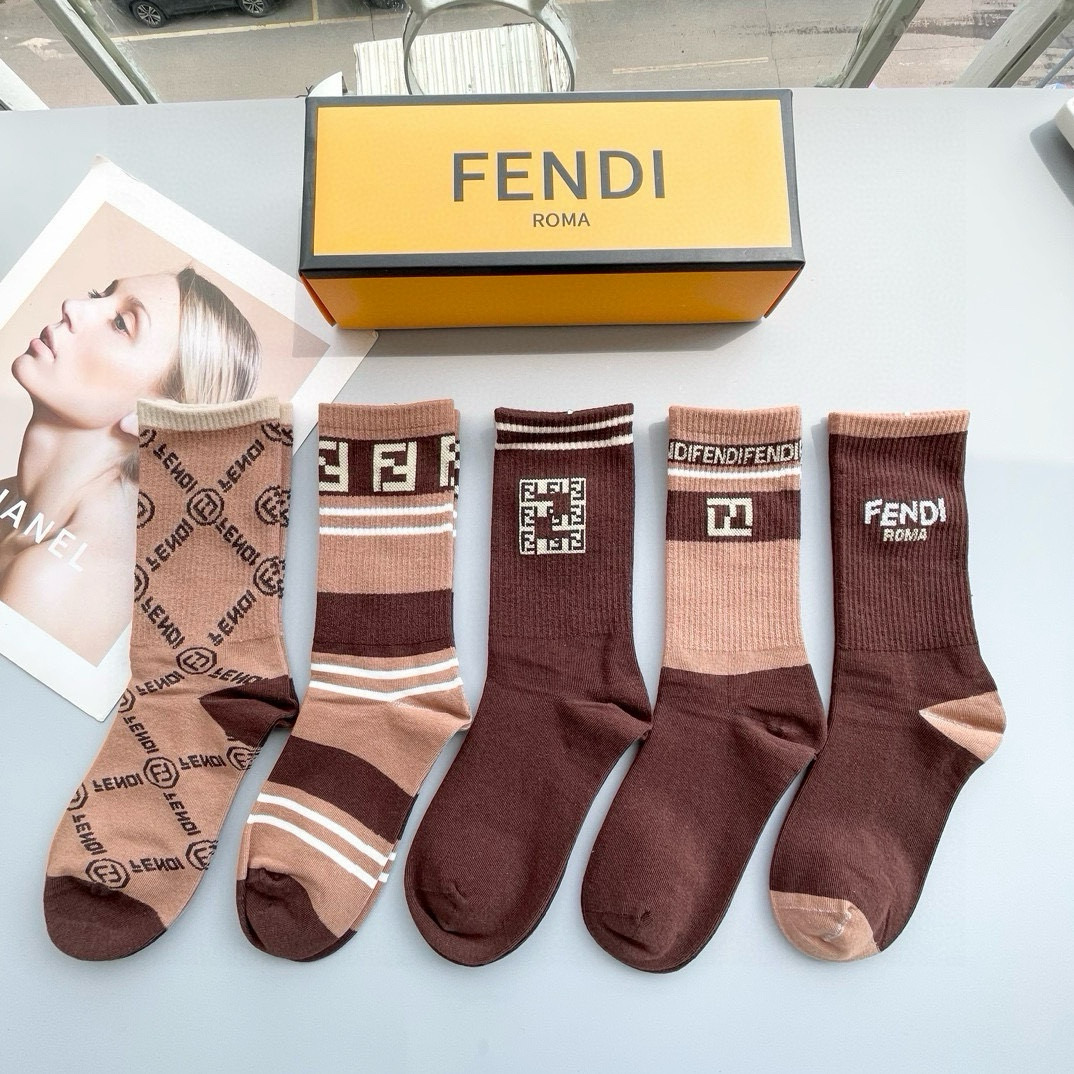 配包装【一盒五双】FENDI · 芬迪❗️大F新品高筒袜子❗️超级经典的双F标志，纯棉材质制造，透气舒