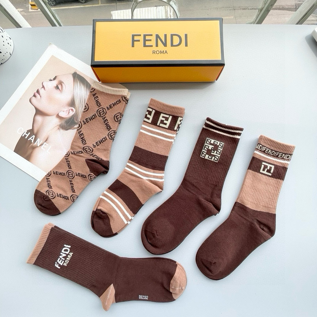  配包装【一盒五双】FENDI · 芬迪❗️大F新品高筒袜子❗️超级经典的双F标志，纯棉材质制造，透气舒