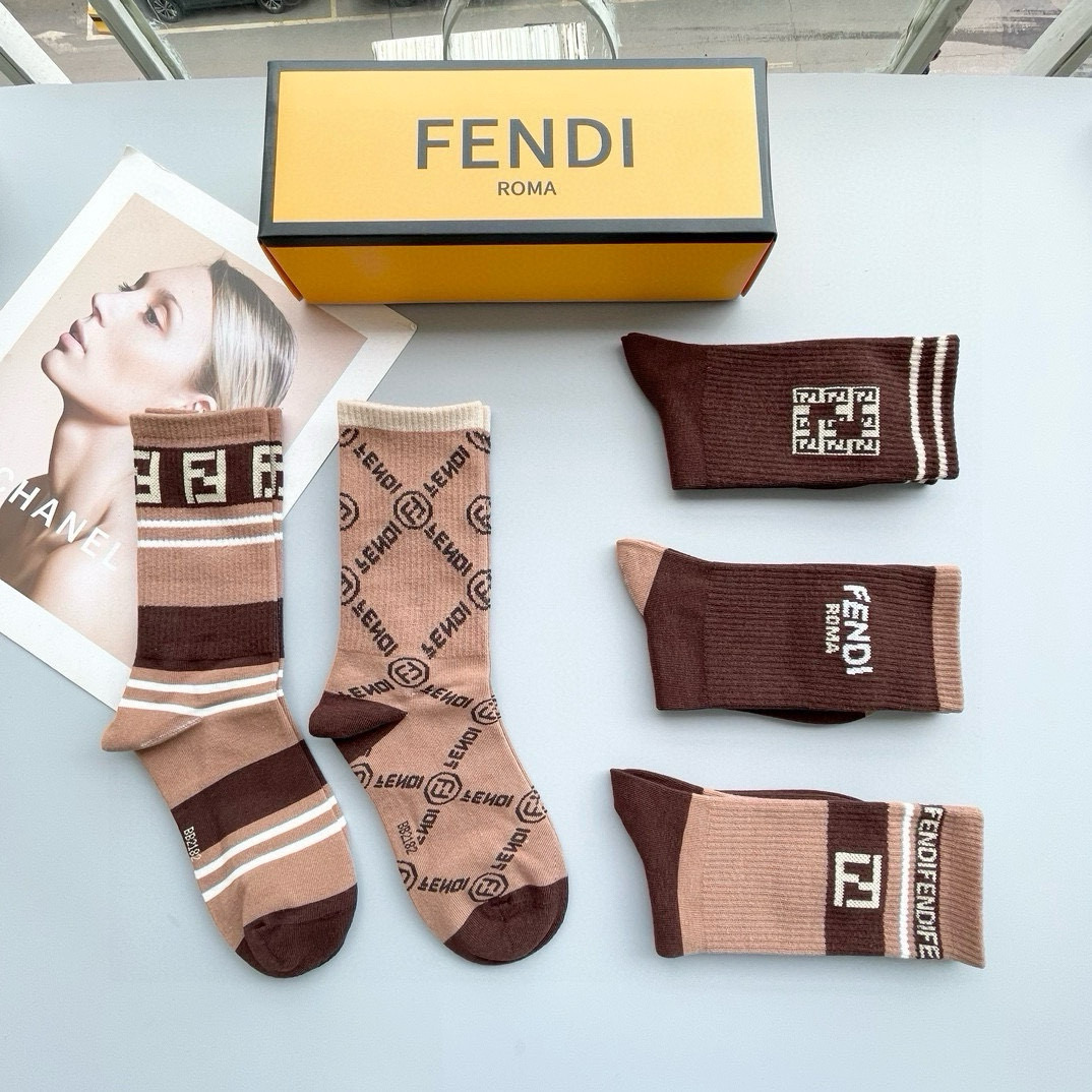  配包装【一盒五双】FENDI · 芬迪❗️大F新品高筒袜子❗️超级经典的双F标志，纯棉材质制造，透气舒