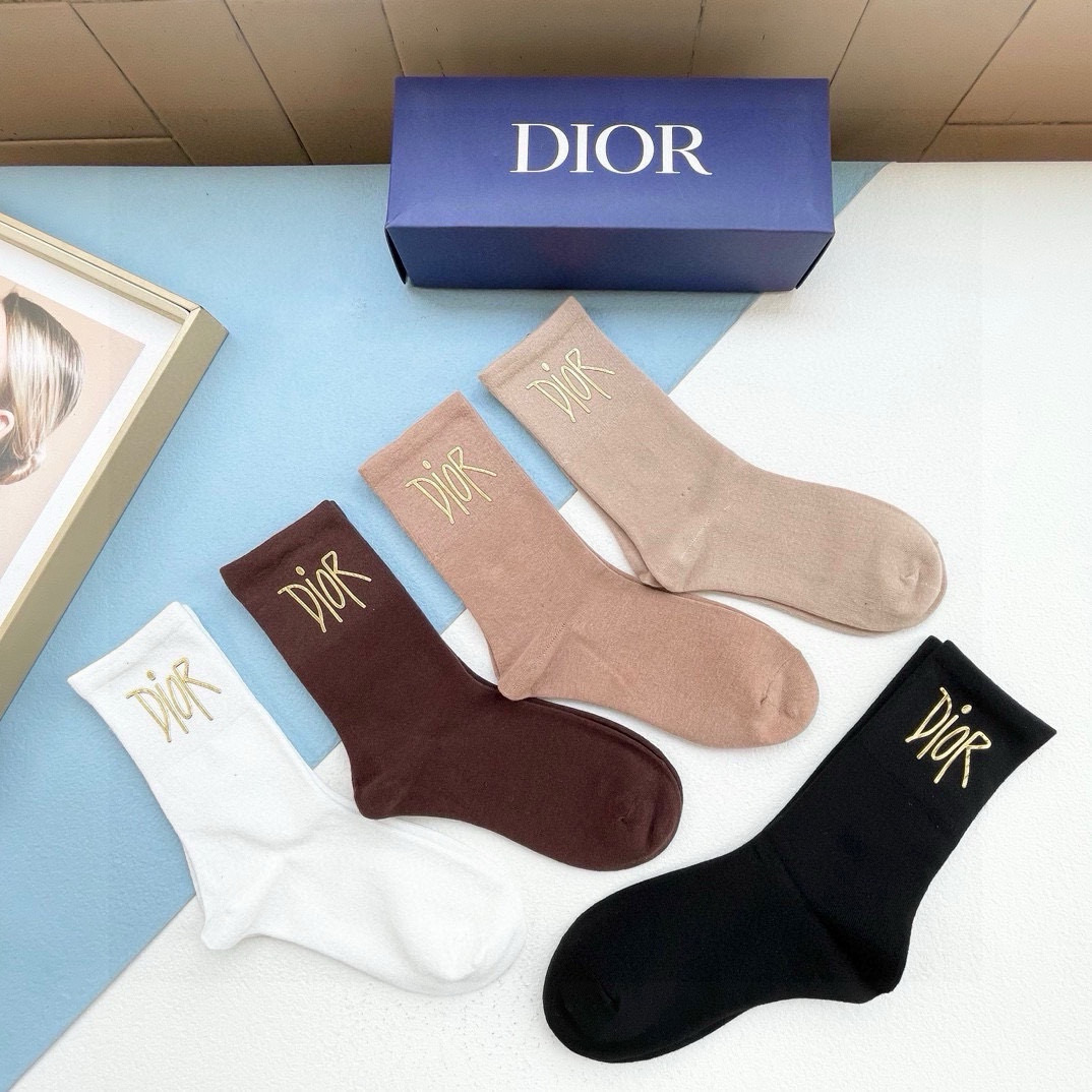  配包装【一盒五双】DIOR · 迪奥  D 家新品烫金纯黑短筒男女款袜子❗️专柜同步长袜，超级经典的D