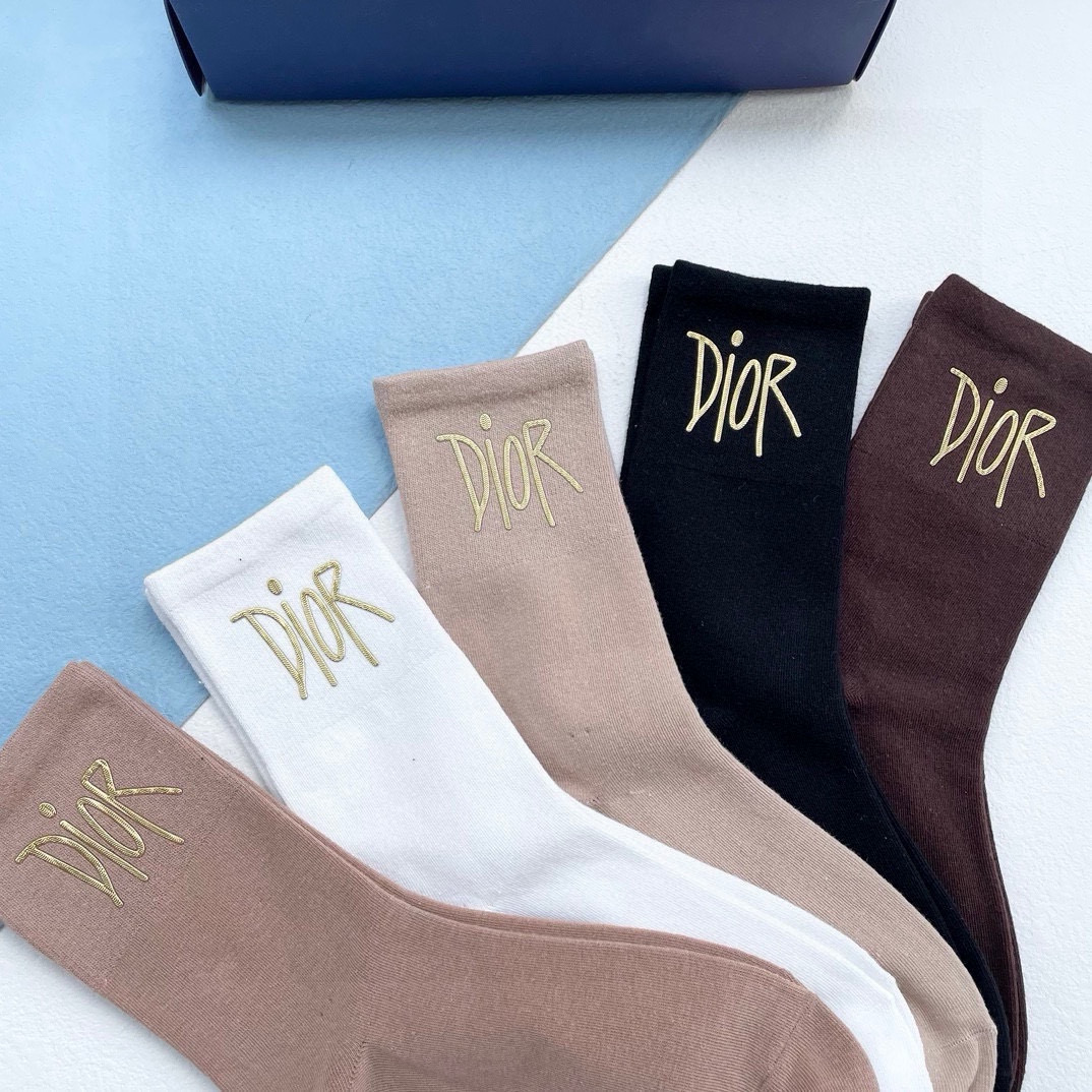  配包装【一盒五双】DIOR · 迪奥  D 家新品烫金纯黑短筒男女款袜子❗️专柜同步长袜，超级经典的D