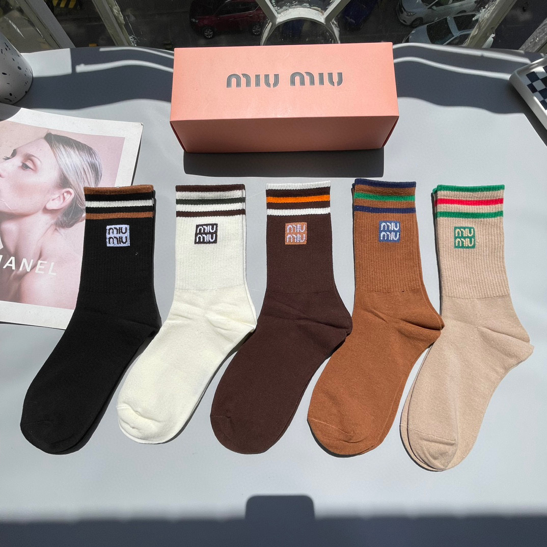   配包装【一盒四双】miumiu · 缪缪❗️高品质。超级爆款网红袜子❗️miu家官网同步饰品字母中筒