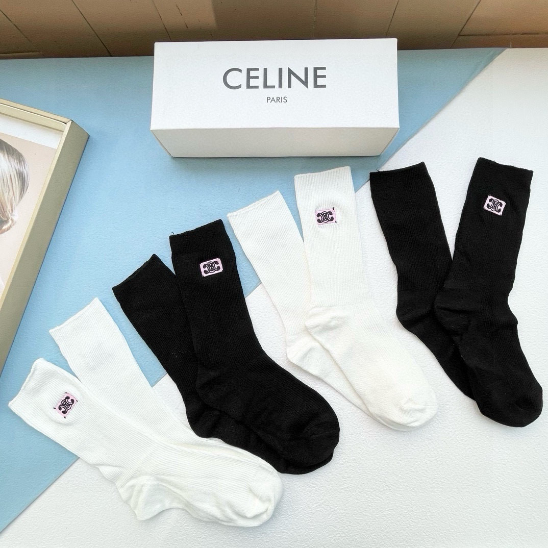  配包装【一盒四双】CELINE · 赛琳❗️高品质。超级爆款网红袜子❗️小香家官网同步刺绣字母中筒袜，