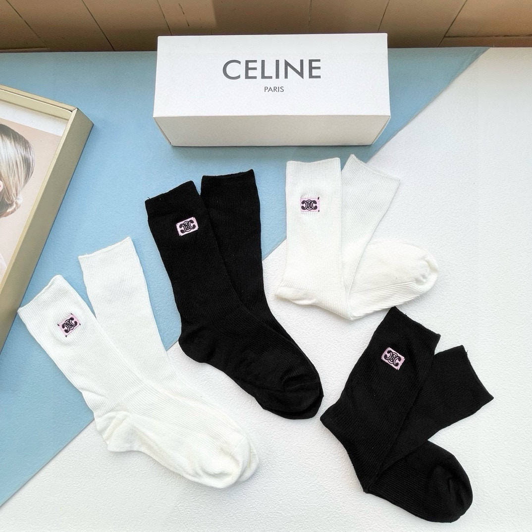  配包装【一盒四双】CELINE · 赛琳❗️高品质。超级爆款网红袜子❗️小香家官网同步刺绣字母中筒袜，