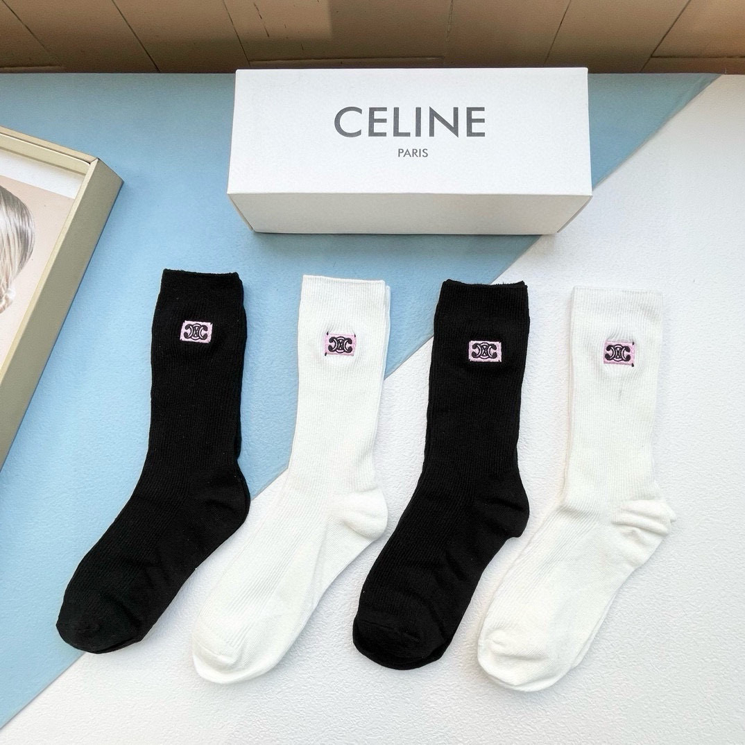  配包装【一盒四双】CELINE · 赛琳❗️高品质。超级爆款网红袜子❗️小香家官网同步刺绣字母中筒袜，
