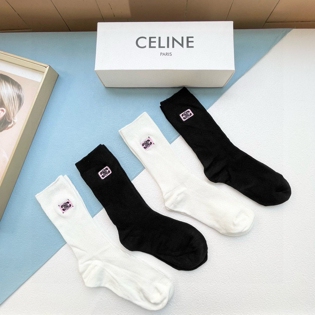  配包装【一盒四双】CELINE · 赛琳❗️高品质。超级爆款网红袜子❗️小香家官网同步刺绣字母中筒袜，