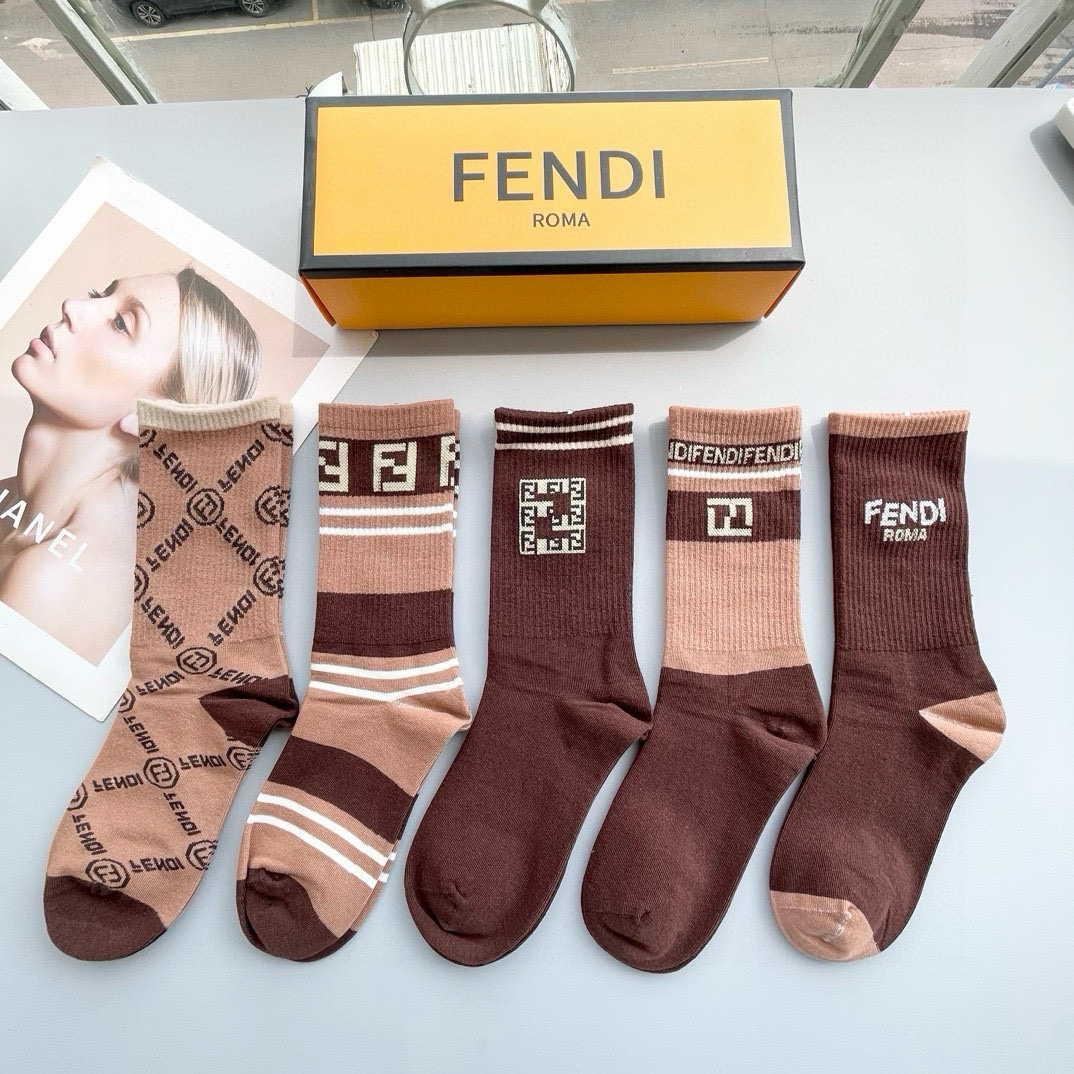  配包装【一盒五双】FENDI · 芬迪❗️大F新品高筒袜子❗️超级经典的双F标志，纯棉材质制造，透气舒