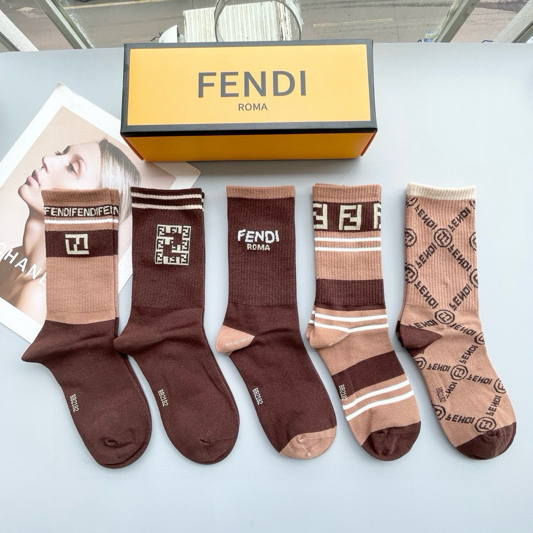 配包装【一盒五双】FENDI · 芬迪❗️大F新品高筒袜子❗️超级经典的双F标志，纯棉材质制造，透气舒