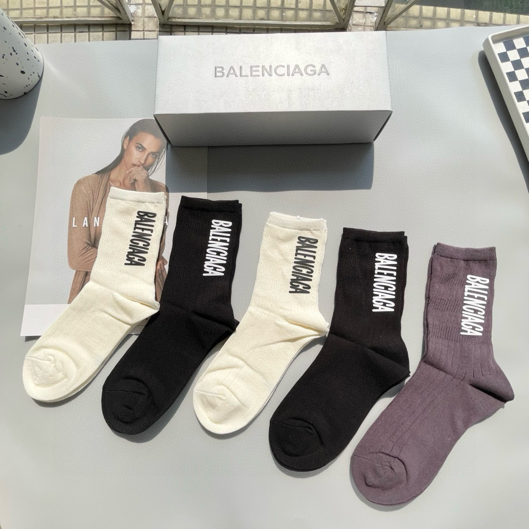  配包装【一盒五双】BALENCIAGA · 巴黎世家🌟 高品质。好看到爆炸欧美大牌高筒袜。男女款🌟潮人