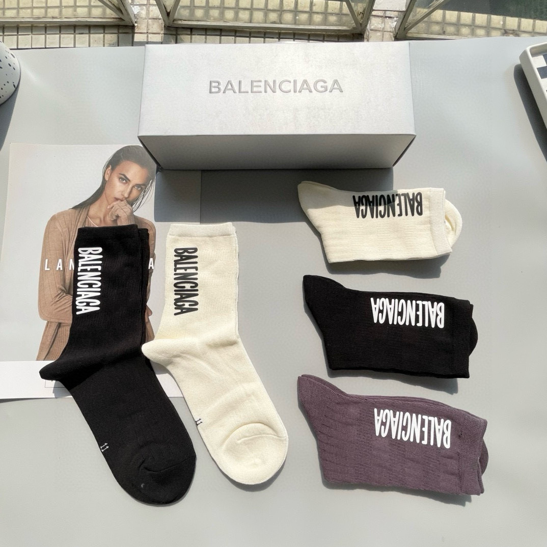  配包装【一盒五双】BALENCIAGA · 巴黎世家🌟 高品质。好看到爆炸欧美大牌高筒袜。男女款🌟潮人