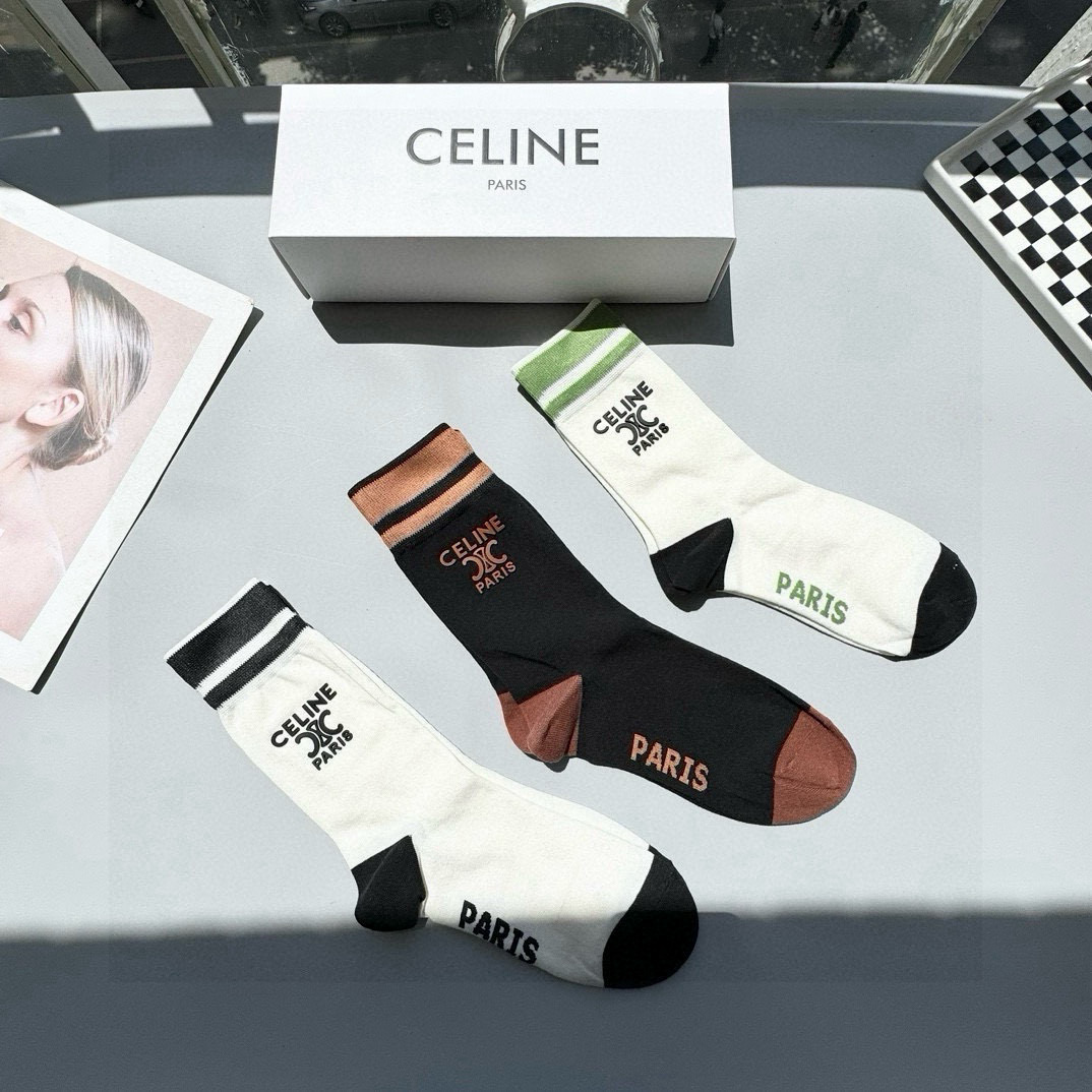  配包装【一盒三双】🌟Celine赛琳  爆款中筒袜🌟高版本 ～好看到爆炸 欧美大牌中筒袜。🌟潮人必不能