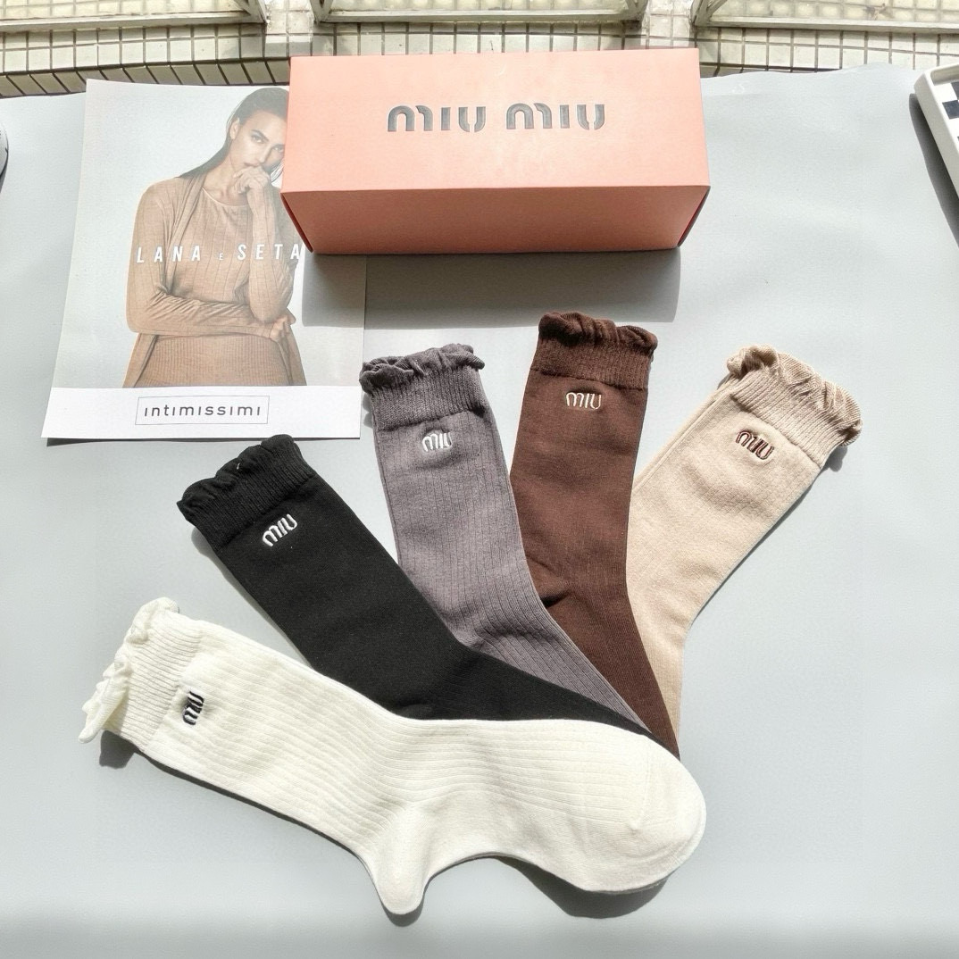 配包装【一盒四双】MIUMIU · 缪缪❗️高品质。超级爆款网红高筒袜子❗️MIU家官网同步刺绣字母高