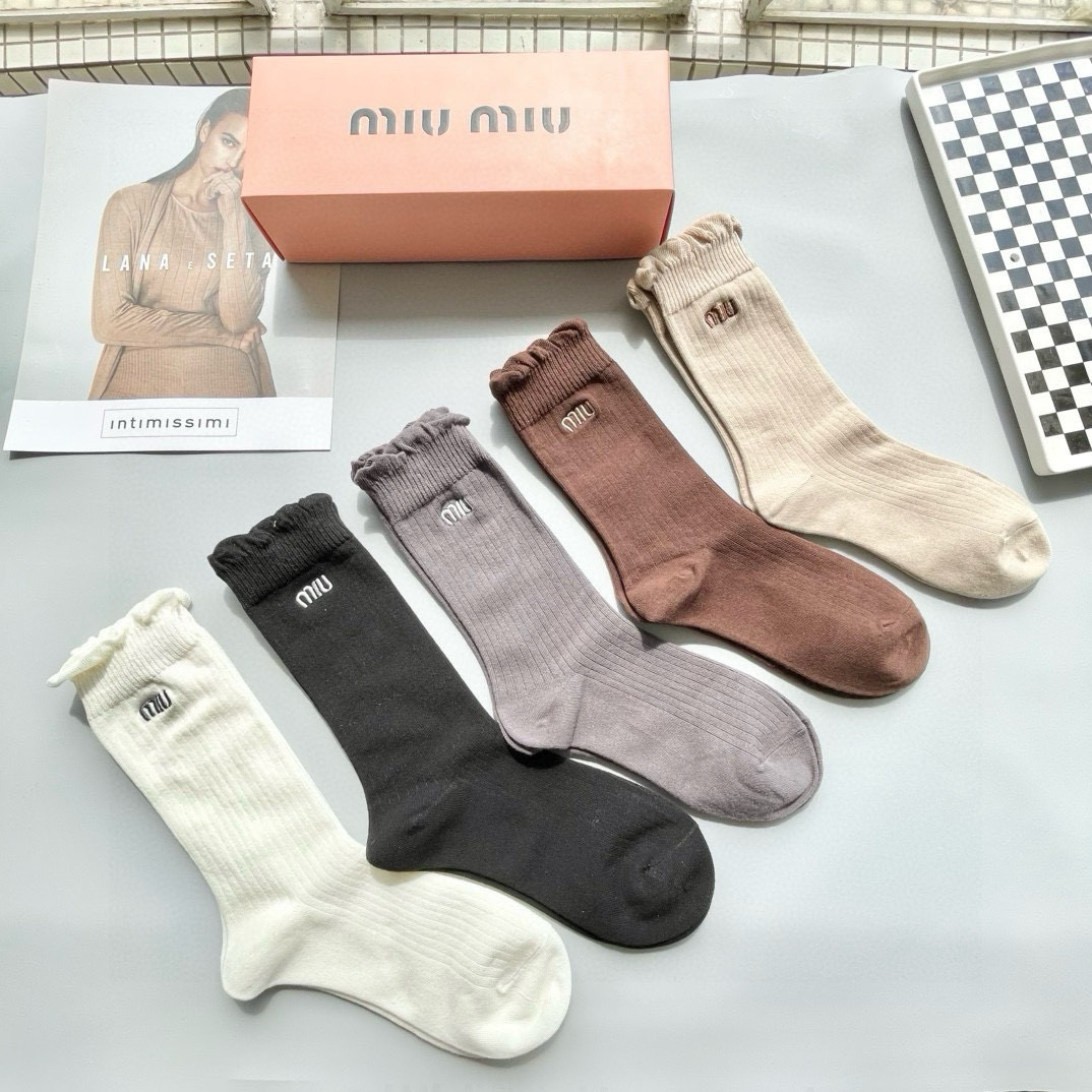  配包装【一盒四双】MIUMIU · 缪缪❗️高品质。超级爆款网红高筒袜子❗️MIU家官网同步刺绣字母高