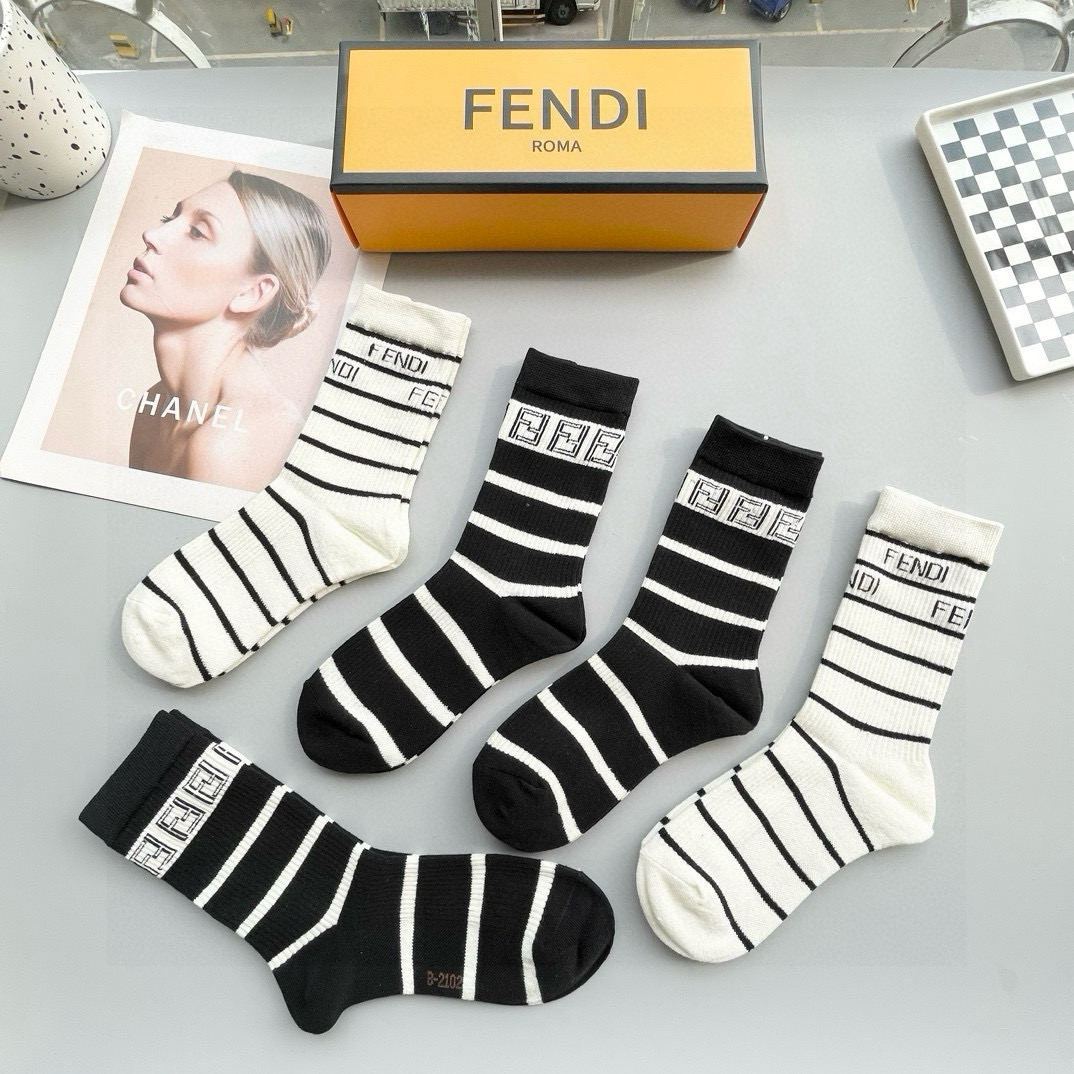  配包装【一盒五双】FENDI · 芬迪❗️大F新品高筒袜子❗️超级经典的双F标志，纯棉材质制造，透气舒