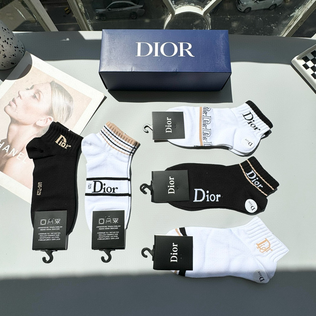  配包装【一盒五双】DIOR 迪奥ins超火爆小单品，Vintage 必备单品 短款🌟潮人必备 爆款，复