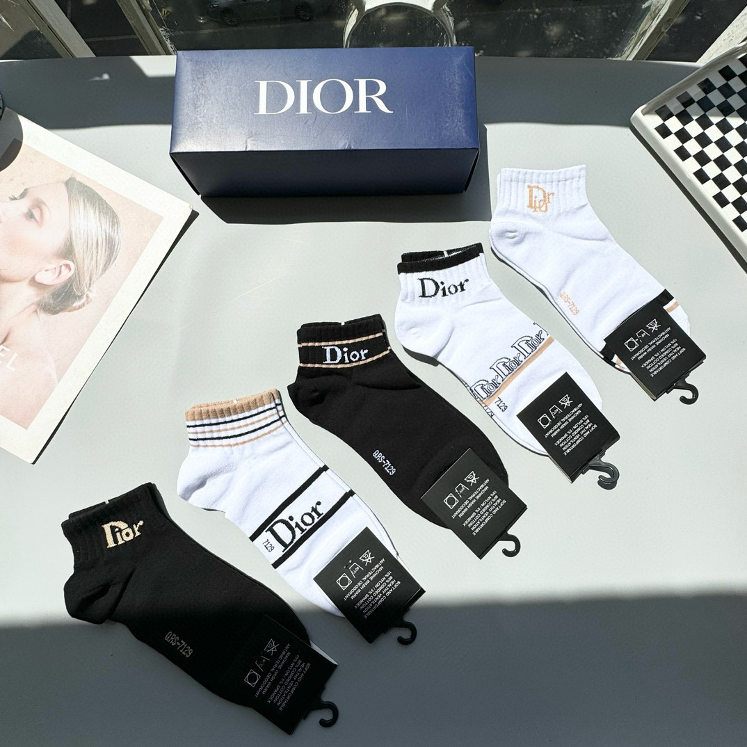  配包装【一盒五双】DIOR 迪奥ins超火爆小单品，Vintage 必备单品 短款🌟潮人必备 爆款，复