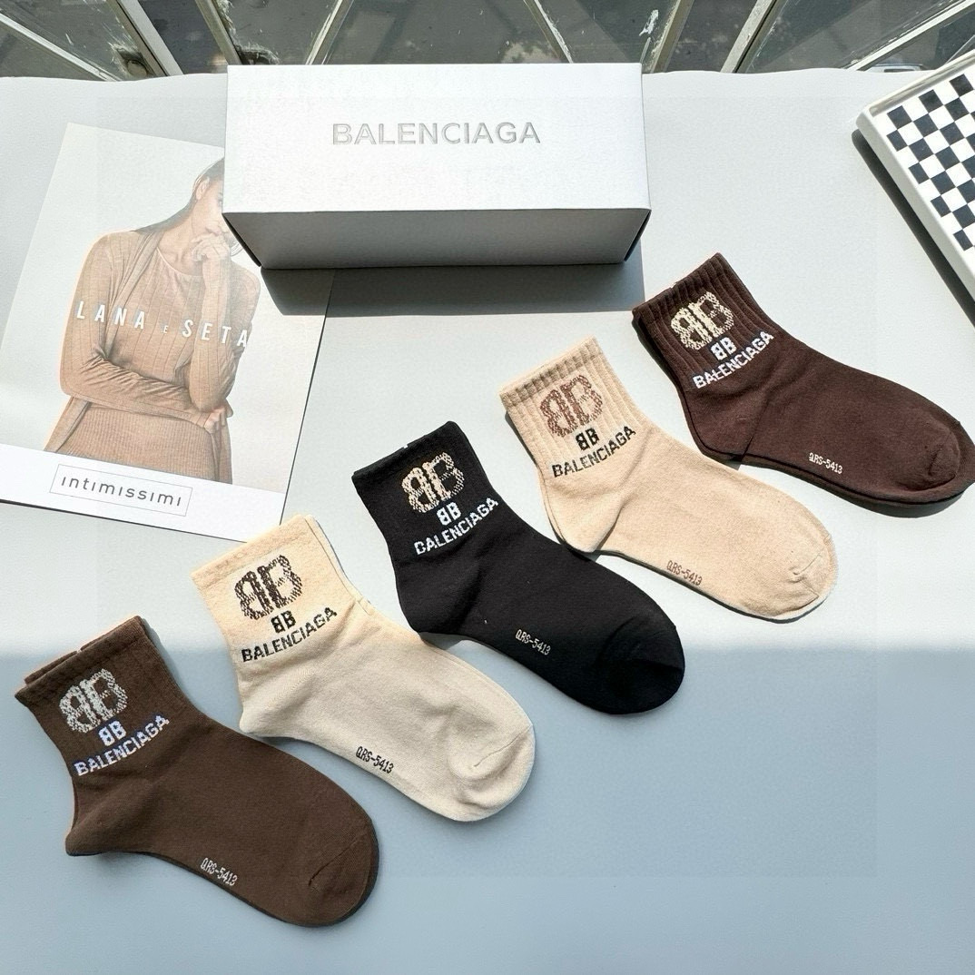  配包装【一盒五双】BALENCIAGA · 巴黎世家🌟 高品质。好看到爆炸欧美大牌中筒袜。男女款🌟潮人