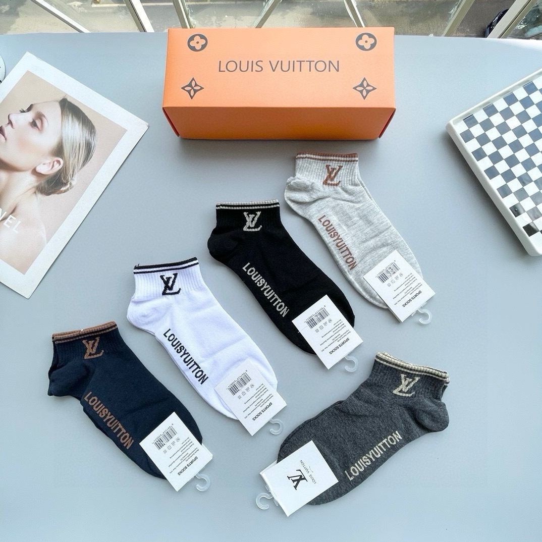  配包装【一盒五双】🌟路易威登 LV🌟高版本 ～好看到爆炸 欧美大牌男女款短袜。🌟潮人必不能少的专柜代购