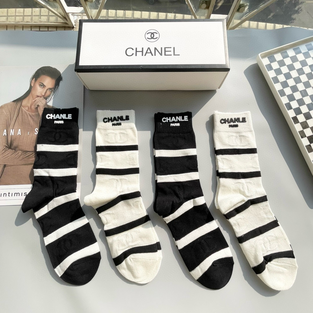 NO:354256,Packaging [one box and four pairs] CHANEL Chanel Internet celebrity hottest ~ good to see the explosion, European and American big-name mid-tube socks must be missed by the counter purchasing quality socks, socks, super high-quality and fashionable, ah ah ah ah ah~ Recommended and recommended ~ Must-in-one fashionable items!  !  socks, stockings, socks, chanel, chanel, socks19860909配包装【一盒四双】CHANEL香奈儿 网红爆款 ～好看到爆炸 欧美大牌中筒袜潮人必不能少的专柜代购品质 袜子 ,搭配起来超高逼格 时髦度爆表啊啊啊啊～～推荐推荐推荐～～必入时髦小单品！！袜子,丝袜,袜子,chanel,chanel,socks,accessory