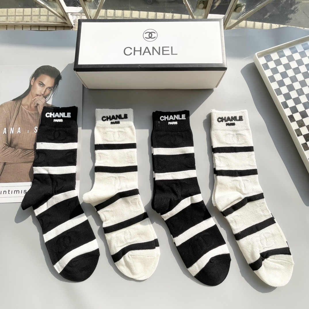 NO:358289,Packaging [one box and four pairs] CHANEL Chanel Internet celebrity hottest ~ good to see the explosion, European and American big-name mid-tube socks must be missed by the counter purchasing quality socks, socks, super high-quality and fashionable, ah ah ah ah ah~ Recommended and recommended ~ Must-in-one fashionable items!  !  socks, stockings, socks, chanel, chanel, socks19860909配包装【一盒四双】CHANEL香奈儿 网红爆款 ～好看到爆炸 欧美大牌中筒袜潮人必不能少的专柜代购品质 袜子 ,搭配起来超高逼格 时髦度爆表啊啊啊啊～～推荐推荐推荐～～必入时髦小单品！！袜子,丝袜,袜子,chanel,chanel,socks,accessory