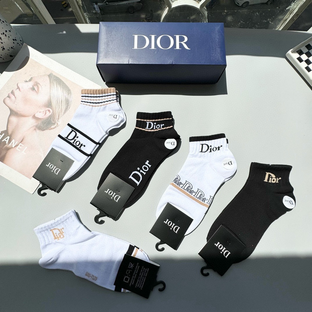  配包装【一盒五双】DIOR 迪奥ins超火爆小单品，Vintage 必备单品 短款🌟潮人必备 爆款，复