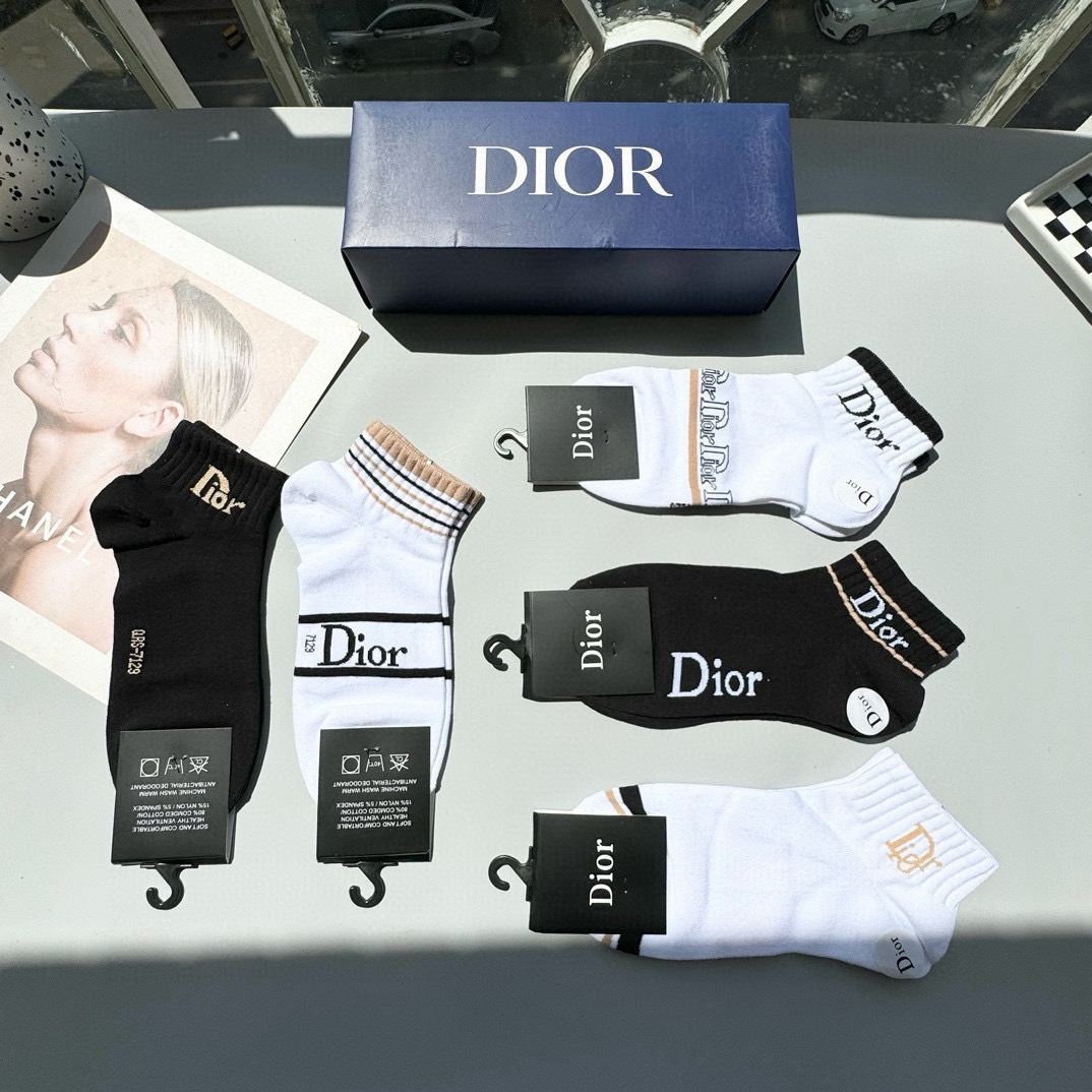  配包装【一盒五双】DIOR 迪奥ins超火爆小单品，Vintage 必备单品 短款🌟潮人必备 爆款，复