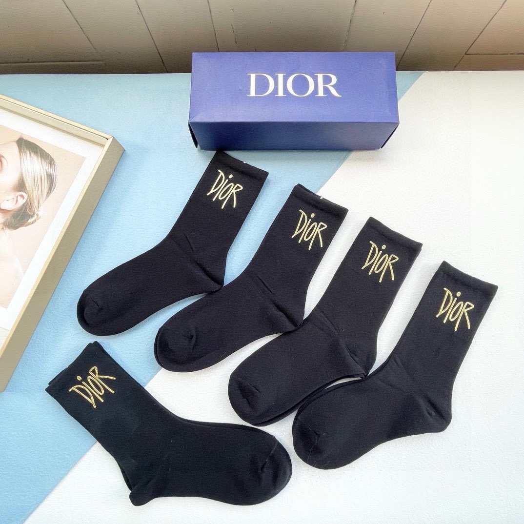 配包装【一盒五双】DIOR · 迪奥  D 家新品烫金纯黑短筒男女款袜子❗️专柜同步长袜，超级经典的D