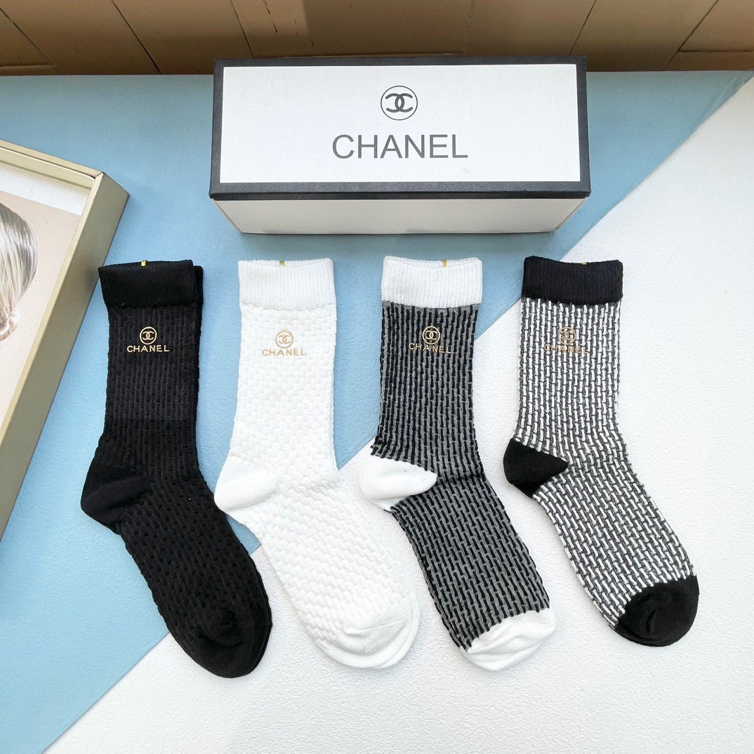 NO:360154,Packaging [one box and four pairs] CHANEL Chanel Internet celebrity hottest ~ good to see the explosion, European and American big-name mid-tube socks must be missed by the counter purchasing quality socks, socks, super high-quality and fashionable, ah ah ah ah ah~ Recommended and recommended ~ Must-in-one fashionable items!  !  socks, stockings, chanel, chanel, socks19860909配包装【一盒四双】CHANEL香奈儿 网红爆款 ～好看到爆炸 欧美大牌中筒袜潮人必不能少的专柜代购品质 袜子 ,搭配起来超高逼格 时髦度爆表啊啊啊啊～～推荐推荐推荐～～必入时髦小单品！！袜子丝袜,袜子,chanel,chanel,socks,accessory