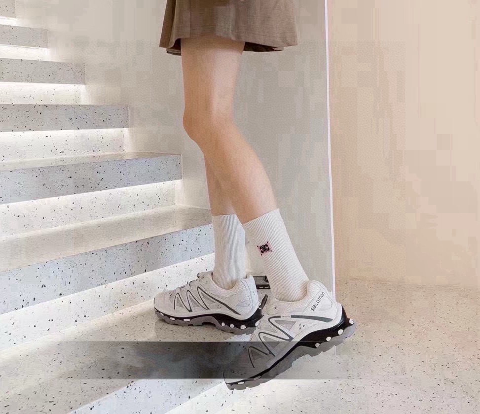 NO:360162,Packaging [One box and four pairs] CELINE · Celine's high-quality super popular internet celebrity socks Xiaoxiangjia official website synchronous embroidered letter mid-tube socks, ins celebrity internet celebrity recommendations are very popular, pure cotton material, light, soft and breathable, universal in all seasons, European and American big brands street must-have socks, stockings, socks, celine, celine, chanel, socks19860909配包装【一盒四双】CELINE · 赛琳高品质超级爆款网红袜子小香家官网同步刺绣字母中筒袜,ins明星网红推荐火爆至极纯棉材质,轻薄柔软透气,四季通用,欧美大牌街头必备袜子丝袜,袜子,celine,celine,chanel,socks,accessory