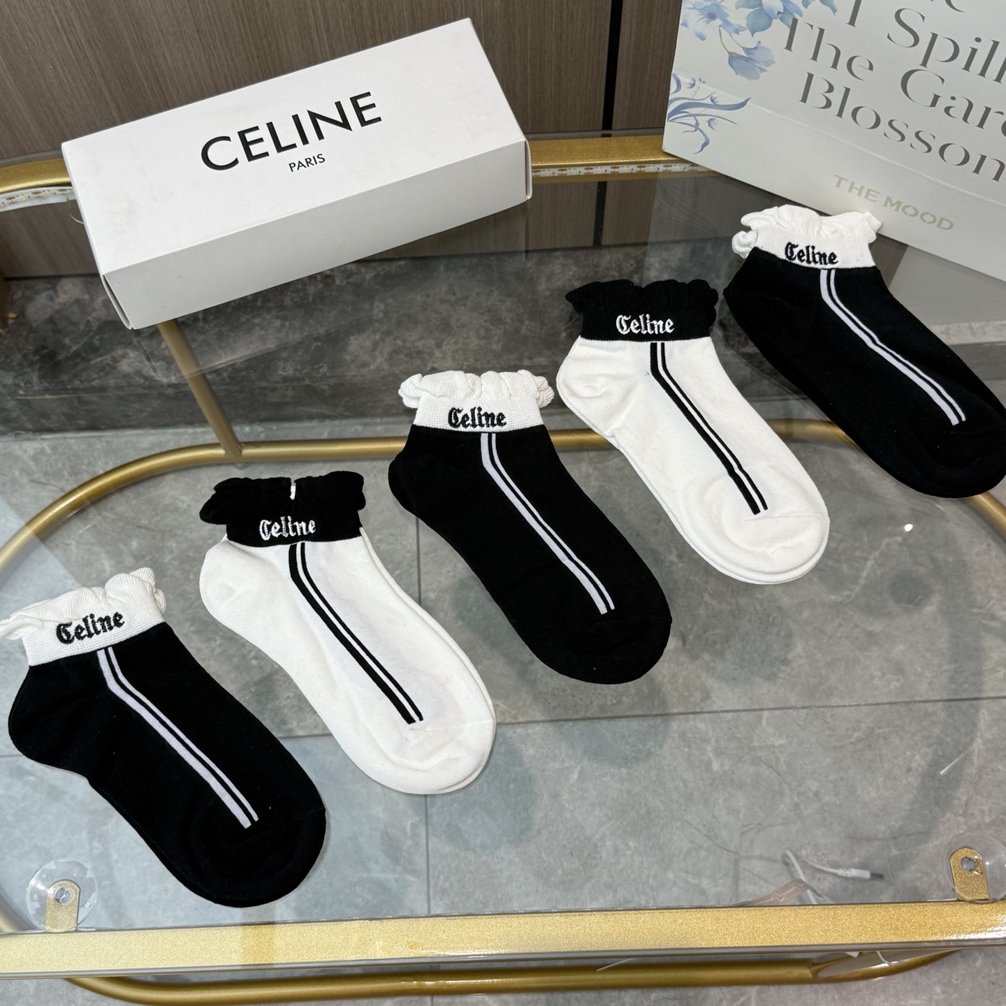  配包装【一盒五双】🌟Celine赛琳  爆款船袜🌟高版本 ～好看到爆炸 欧美大牌船袜。🌟潮人必不能少的