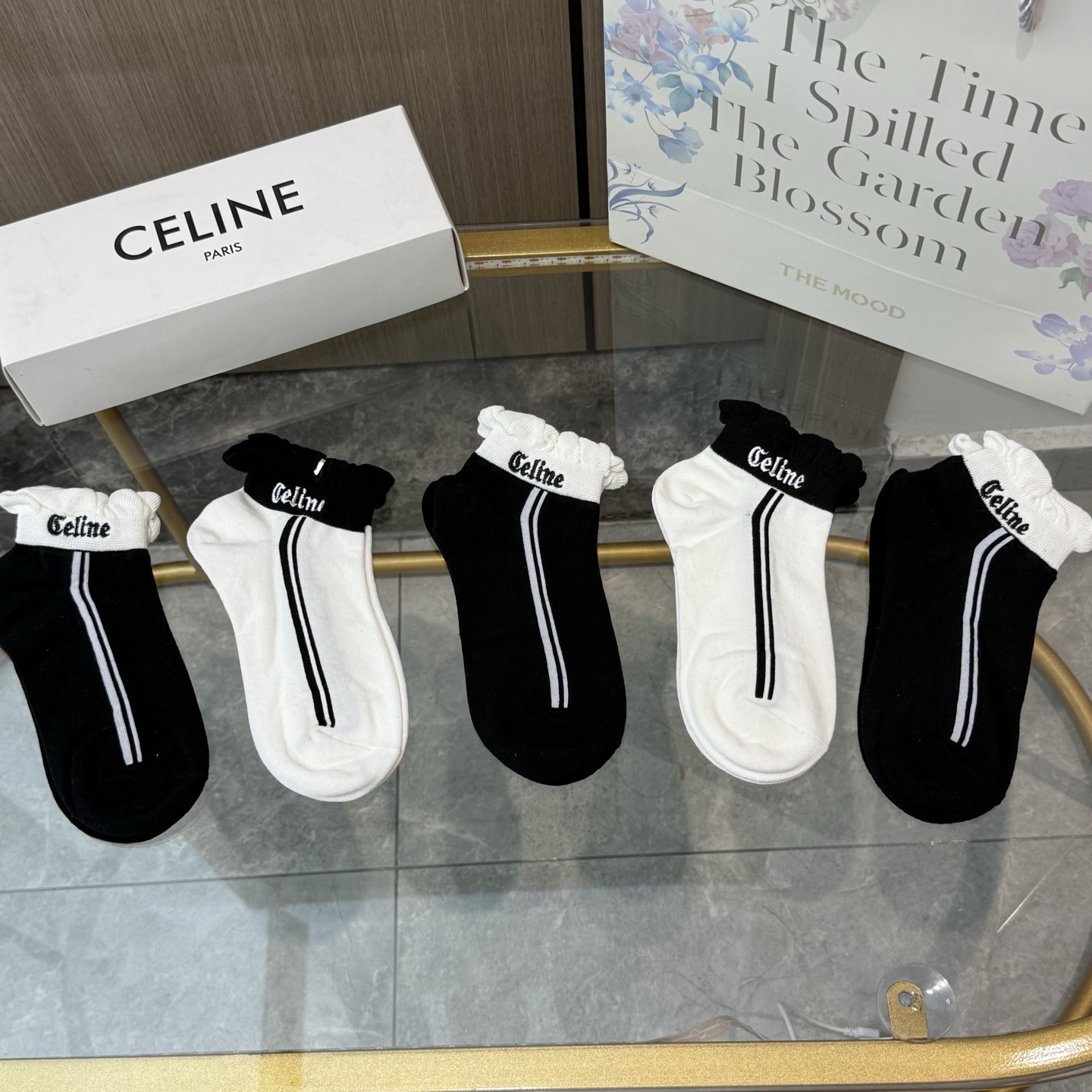  配包装【一盒五双】🌟Celine赛琳  爆款船袜🌟高版本 ～好看到爆炸 欧美大牌船袜。🌟潮人必不能少的