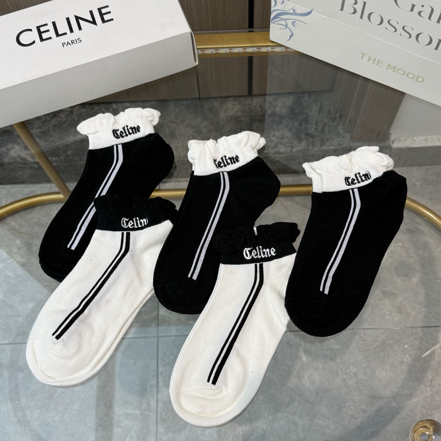 配包装【一盒五双】🌟Celine赛琳  爆款船袜🌟高版本 ～好看到爆炸 欧美大牌船袜。🌟潮人必不能少的