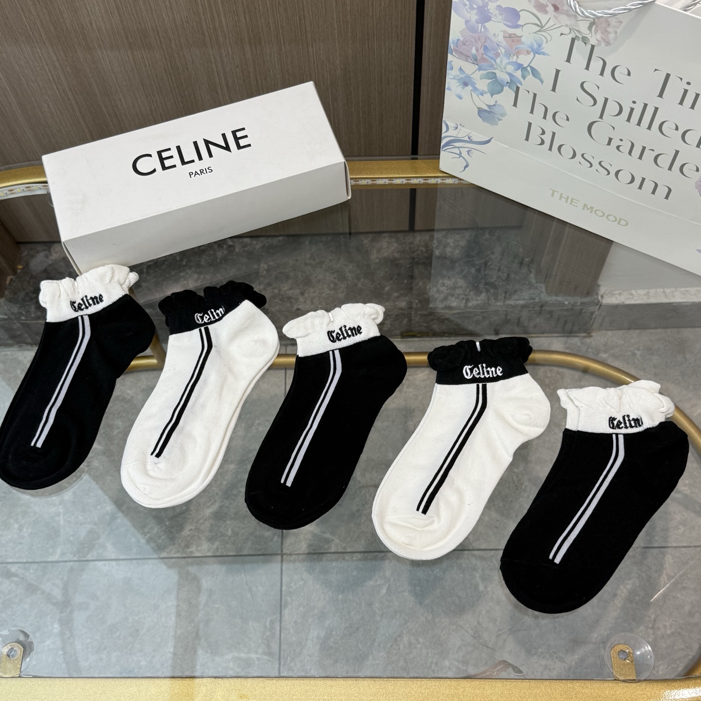  配包装【一盒五双】🌟Celine赛琳  爆款船袜🌟高版本 ～好看到爆炸 欧美大牌船袜。🌟潮人必不能少的