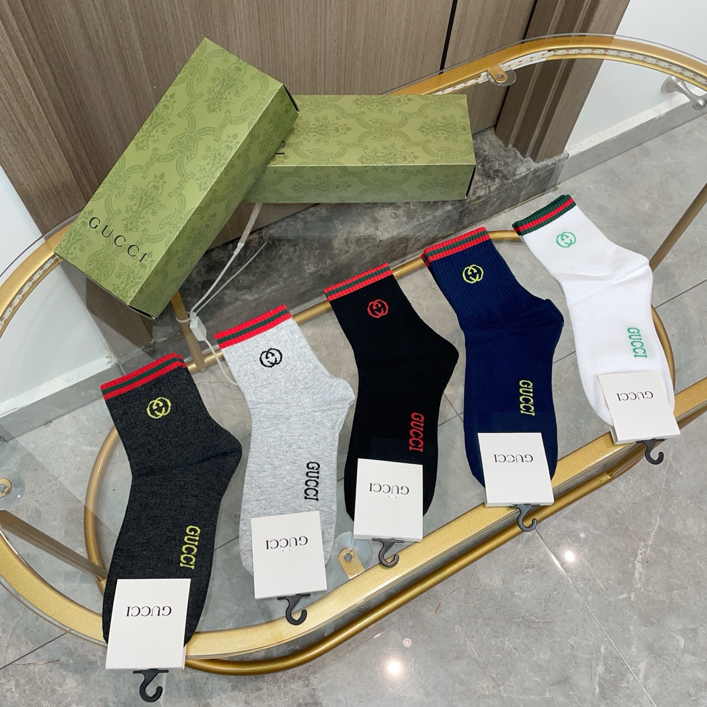  配包装【一盒五双】🌟Gucci 古奇 好看到爆炸欧美大牌中筒袜。🌟潮人必不能少的专柜代购品质 中筒袜子