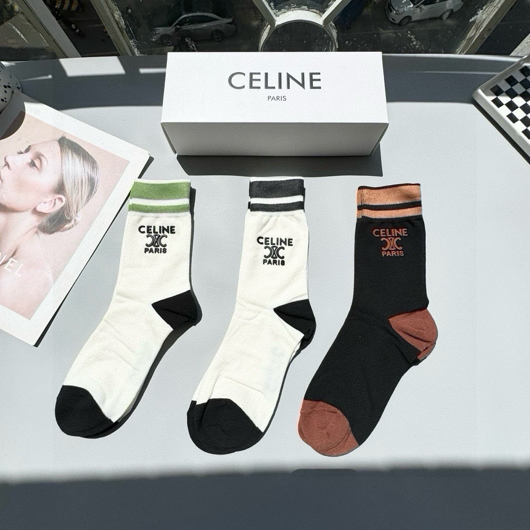 配包装【一盒三双】🌟Celine赛琳  爆款中筒袜🌟高版本 ～好看到爆炸 欧美大牌中筒袜。🌟潮人必不能