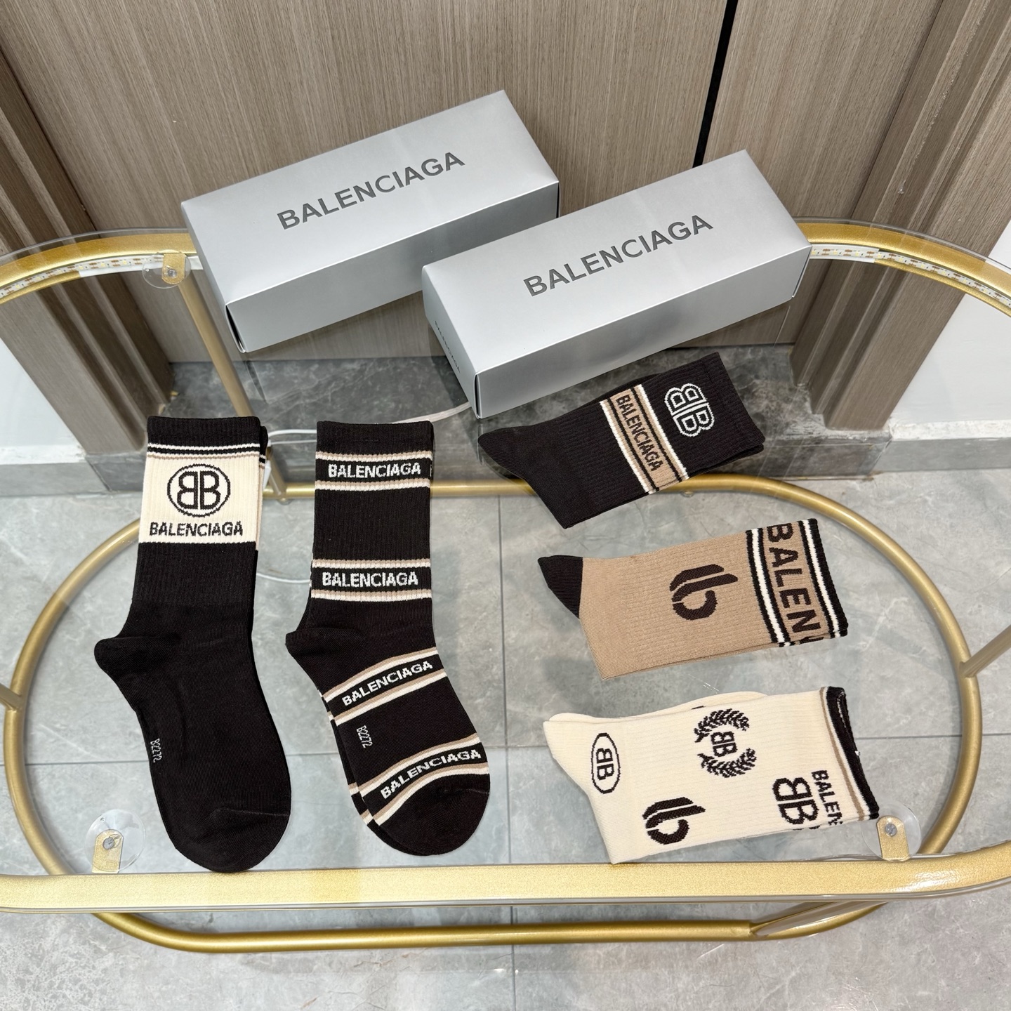  配包装【一盒五双】BALENCIAGA · 巴黎世家🌟 好看到爆炸欧美大牌高筒袜。男女款🌟潮人必不能少