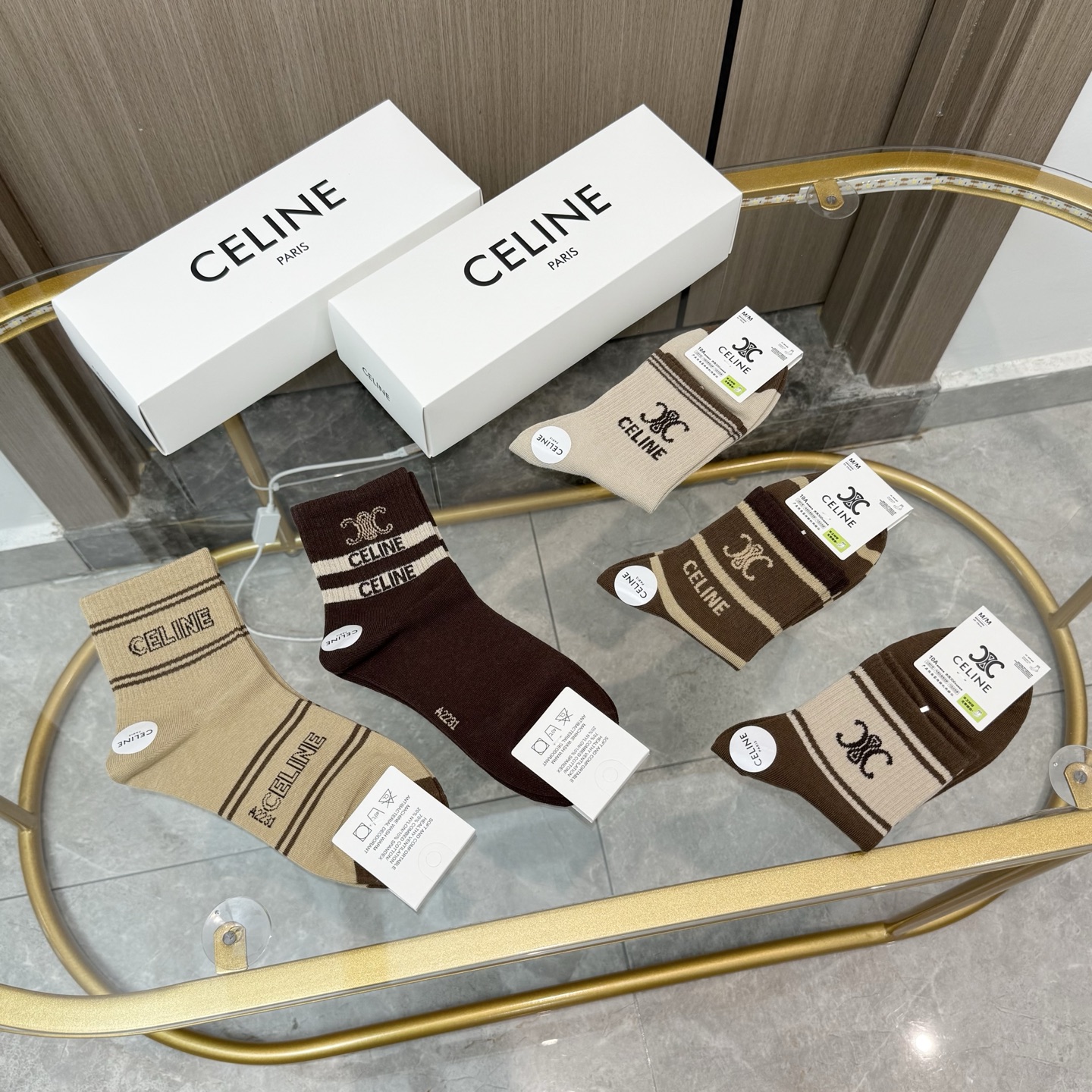  配包装【一盒五双】🌟Celine赛琳  爆款中筒袜🌟高版本 ～好看到爆炸 欧美大牌中筒袜。🌟潮人必不能