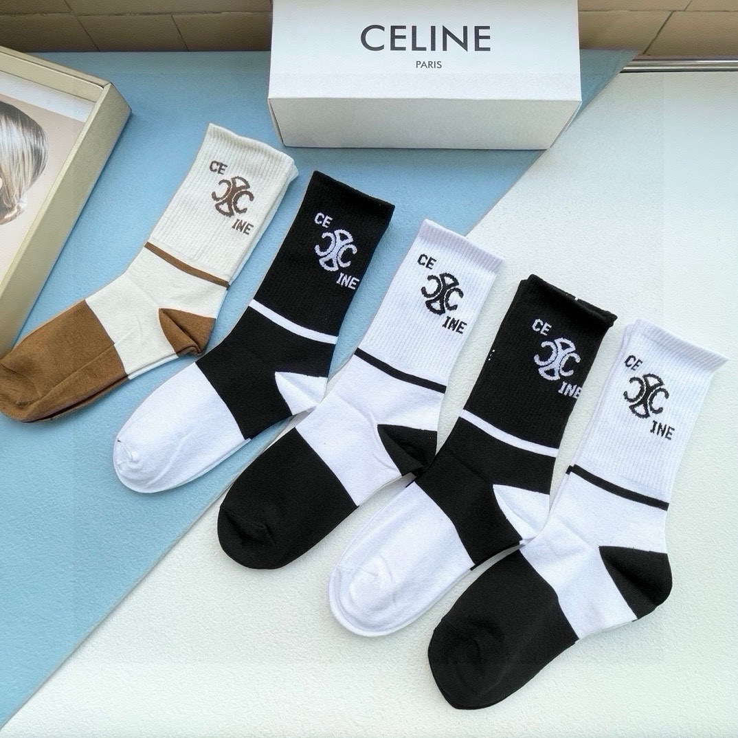  配包装【一盒四双】CELINE · 赛琳❗️高品质。超级爆款网红袜子❗️ce家官网同步刺绣字母中筒袜，