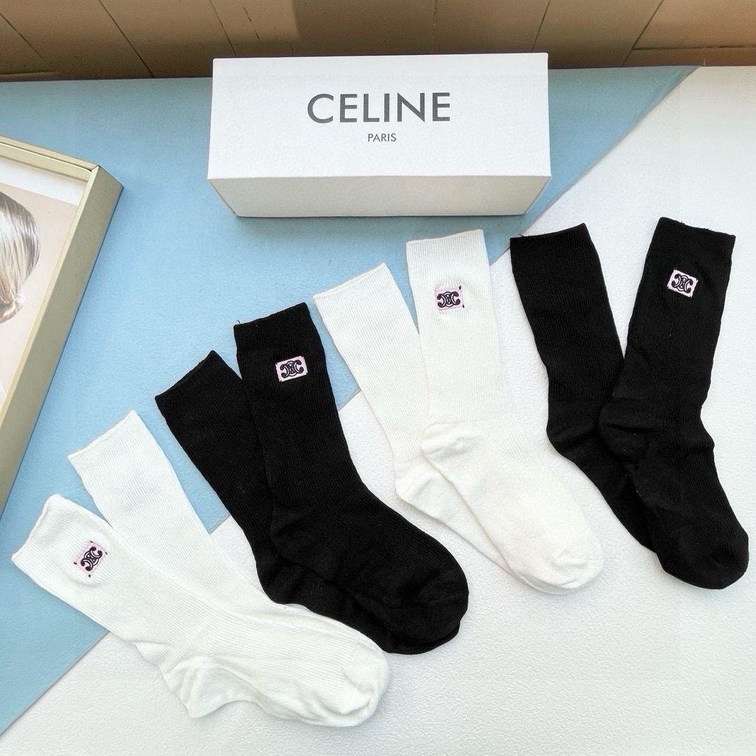  配包装【一盒四双】CELINE · 赛琳❗️高品质。超级爆款网红袜子❗️小香家官网同步刺绣字母中筒袜，