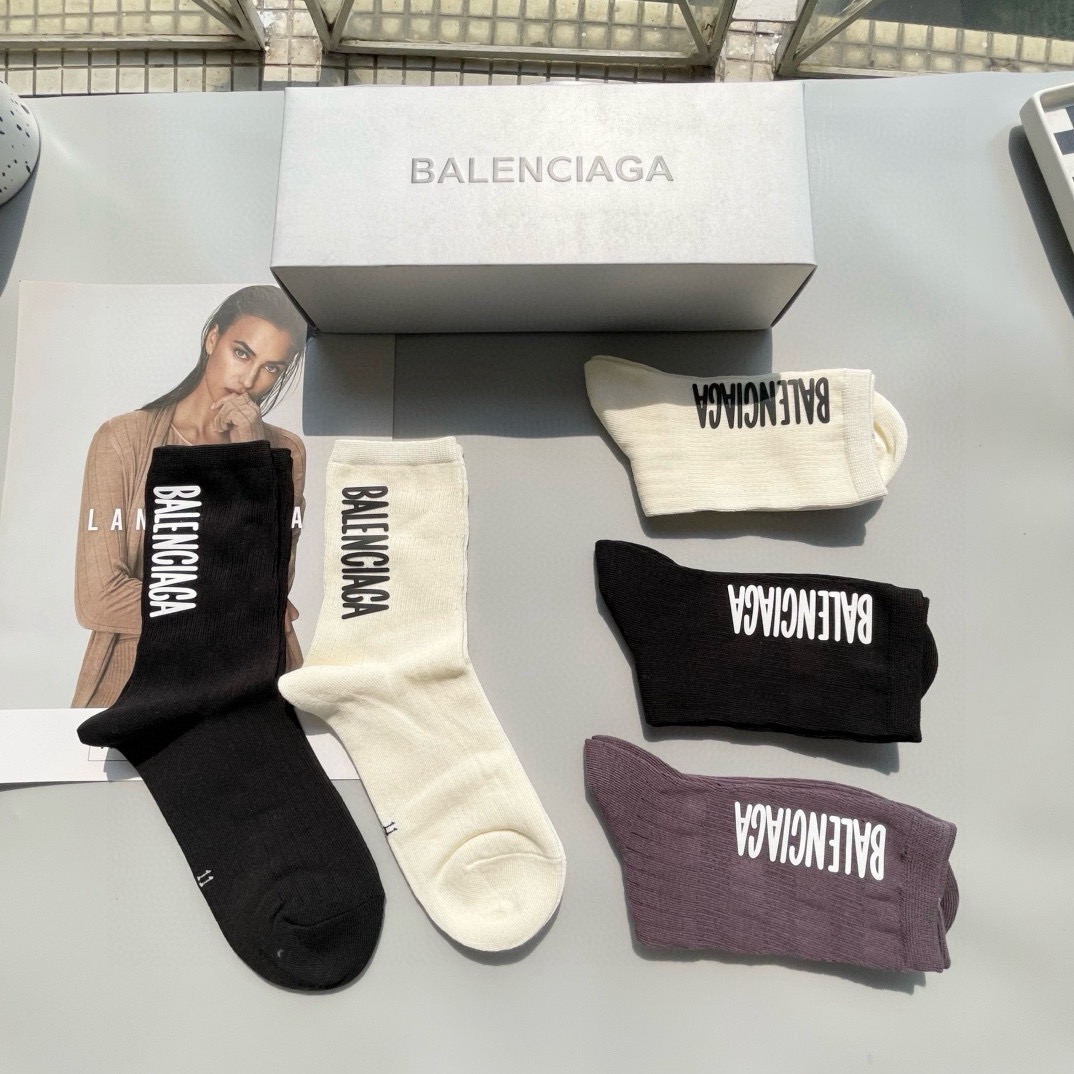  配包装【一盒五双】BALENCIAGA · 巴黎世家🌟 高品质。好看到爆炸欧美大牌高筒袜。男女款🌟潮人
