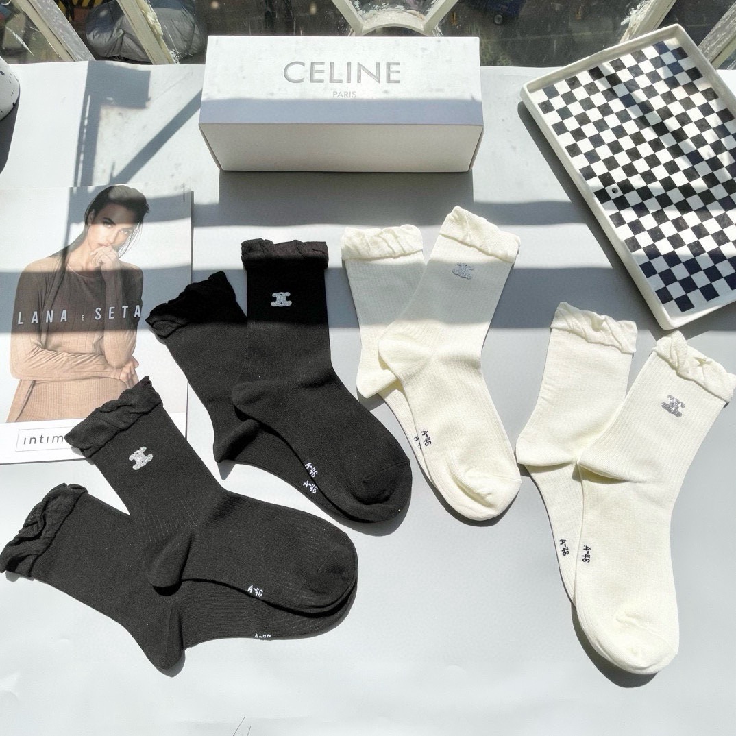  配包装【一盒四双】🌟Celine赛琳  爆款中筒袜🌟高版本 ～好看到爆炸 欧美大牌中筒袜。🌟潮人必不能