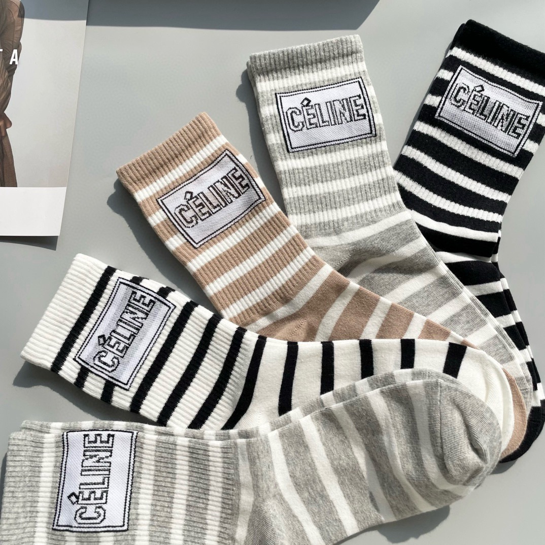  配包装【一盒五双】CELINE · 赛琳❗️高品质🔥超级爆款网红袜子❗️ce家官网同步刺绣字母中筒袜，
