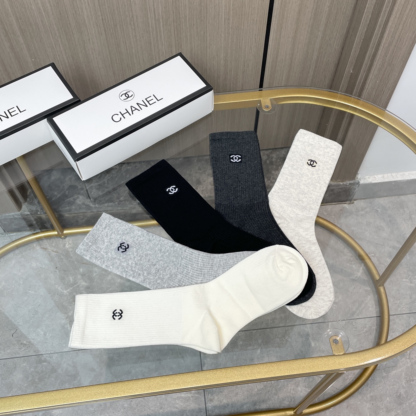 配包装【一盒五双】CHANEL · 香奈儿❗️高品质🔥超级爆款网红袜子❗️小香家官网同步字母中筒袜，i