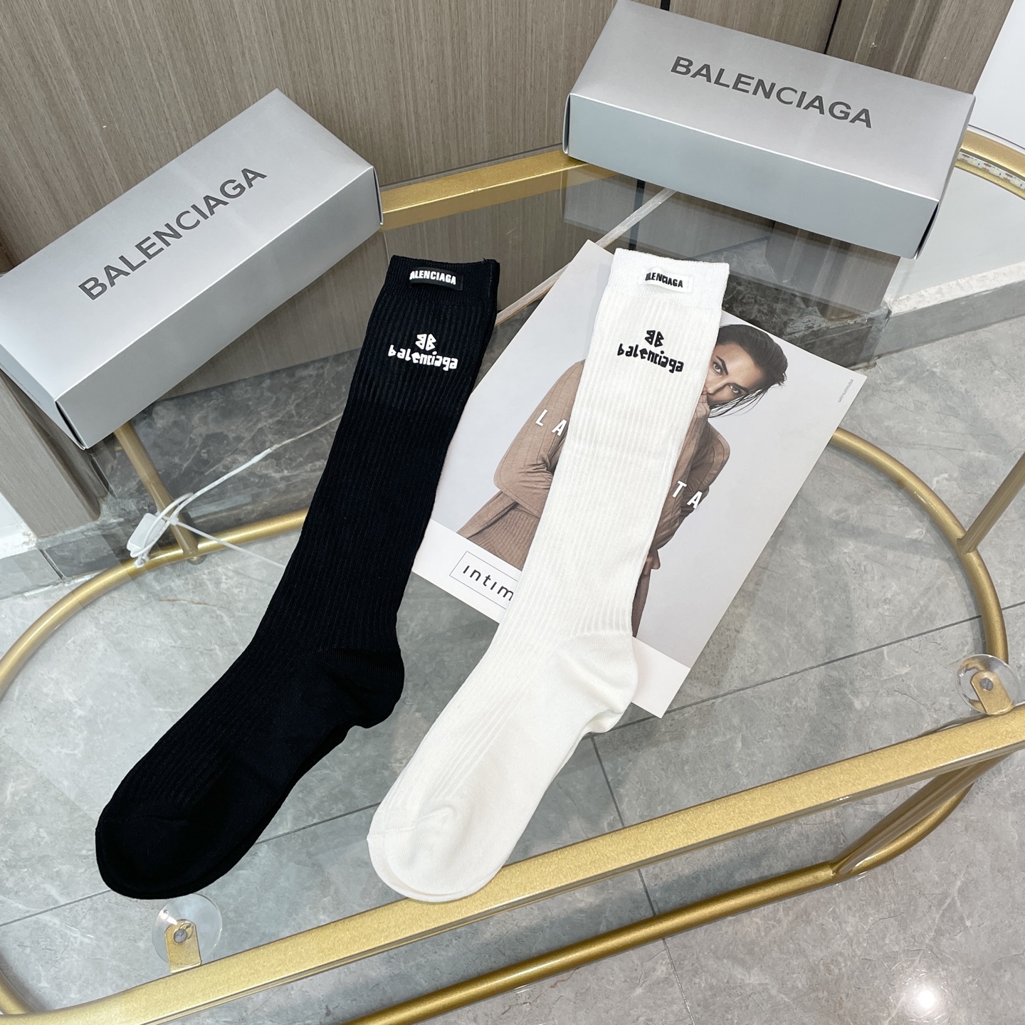  配包装【一盒二双】BALENCIAGA · 巴黎世家 ❗️超级爆款网红袜子 巴黎家官网同步硅胶字母小腿