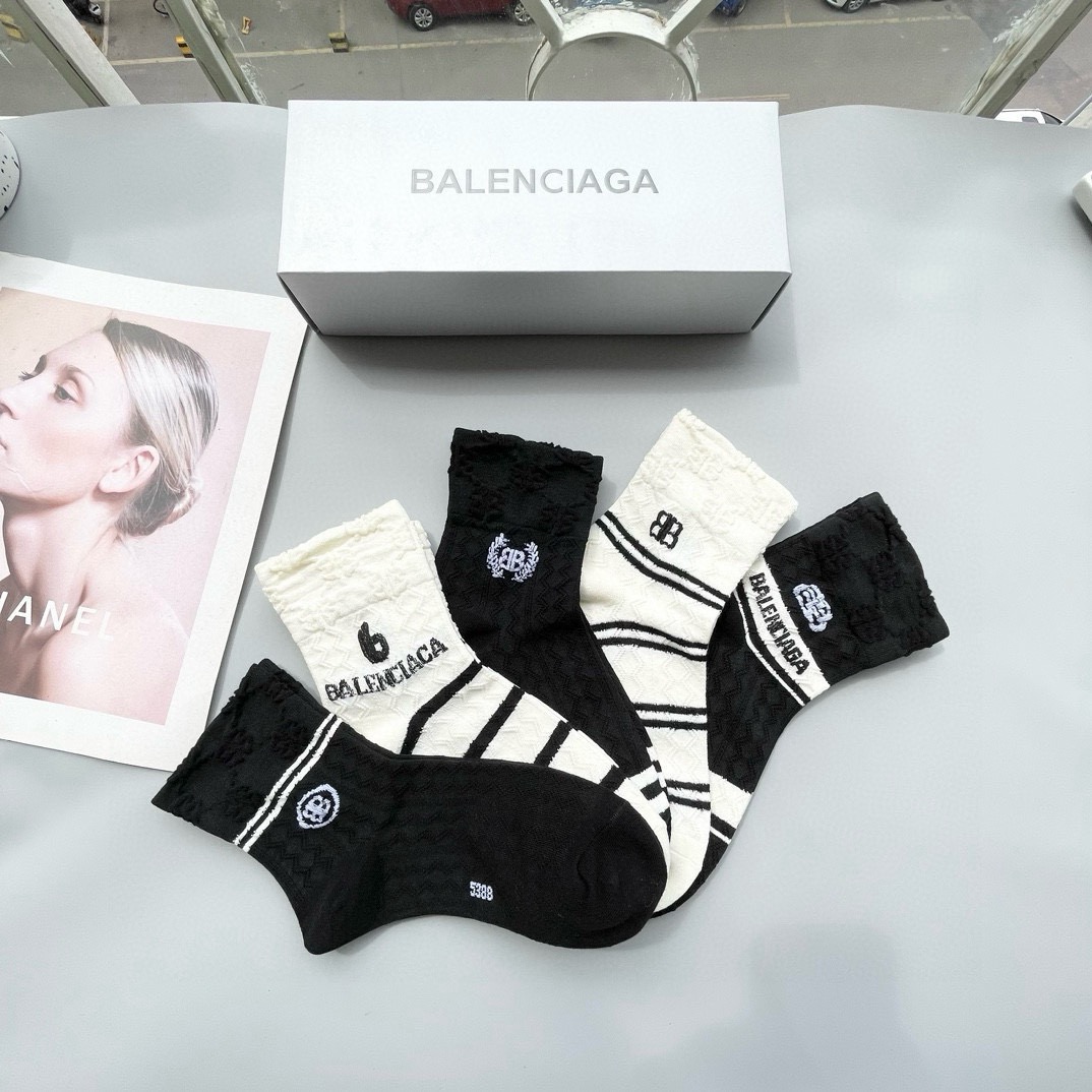  配包装【一盒五双】BALENCIAGA · 巴黎世家🌟 高品质🔥好看到爆炸欧美大牌中筒袜🔥男女款🌟潮人