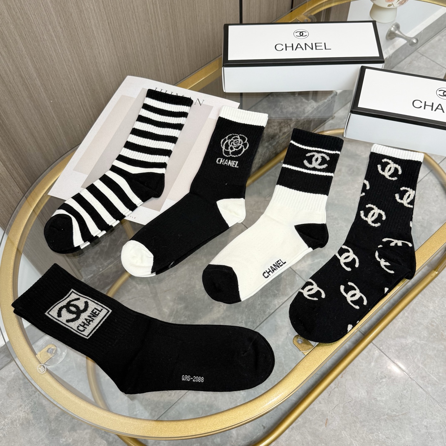 配包装【一盒五双】CHANEL · 香奈儿❗️高品质🔥超级爆款网红袜子❗️小香家官网同步字母中筒袜，in