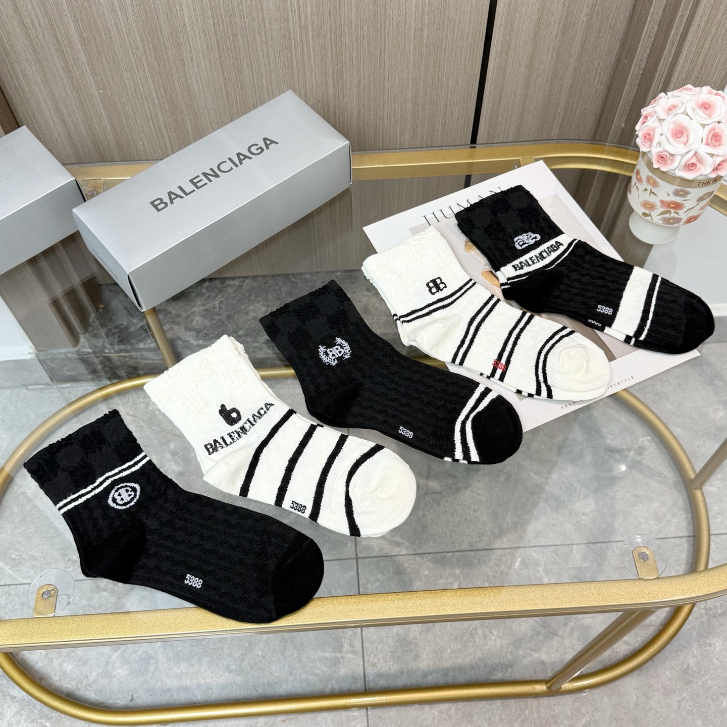 配包装【一盒五双】BALENCIAGA · 巴黎世家🌟 高品质🔥好看到爆炸欧美大牌中筒袜🔥男女款🌟潮人必