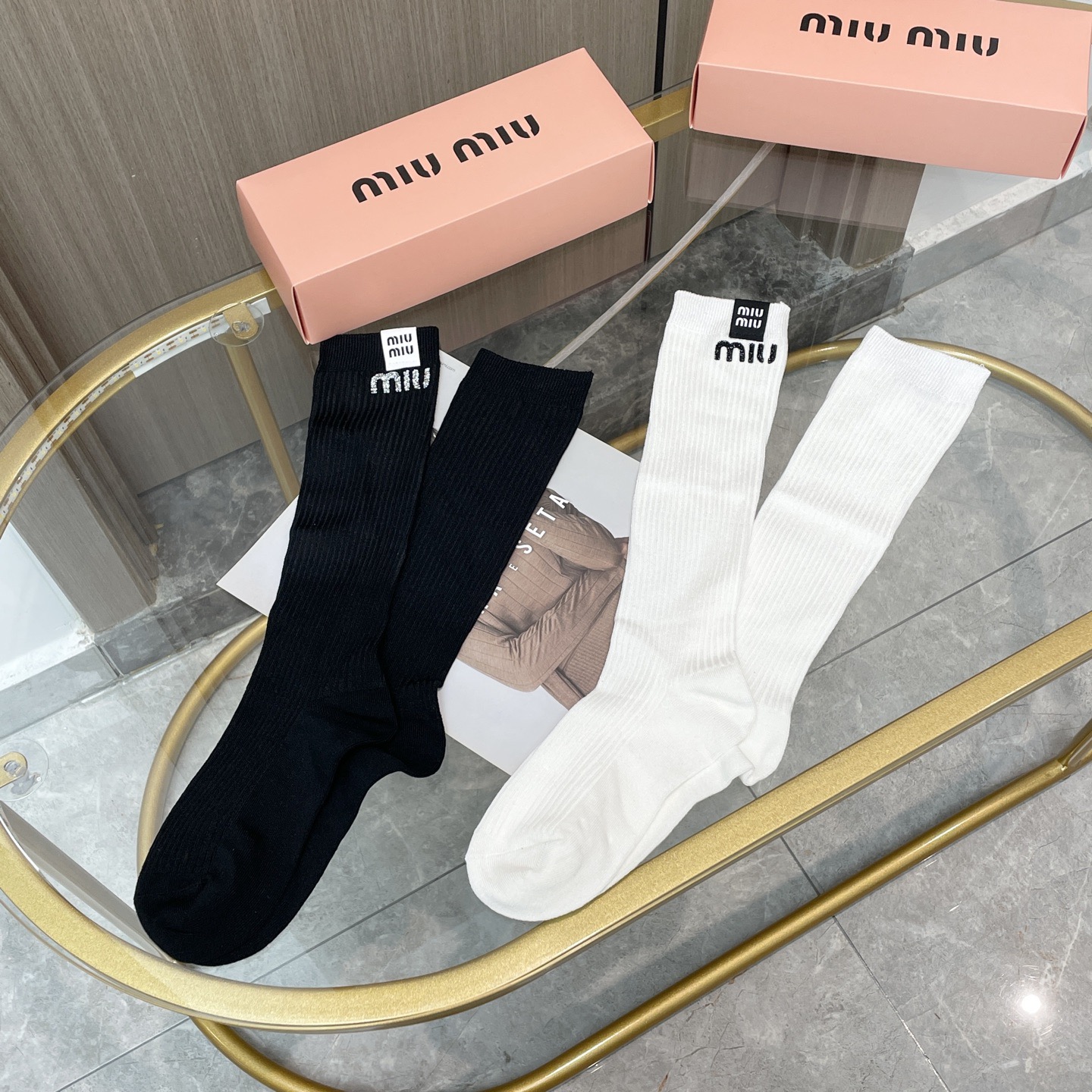 配包装【一盒二双】MIUMIU · 缪缪❗️超级爆款网红袜子❗️M家官网同步针织字母小腿袜，ins明星网