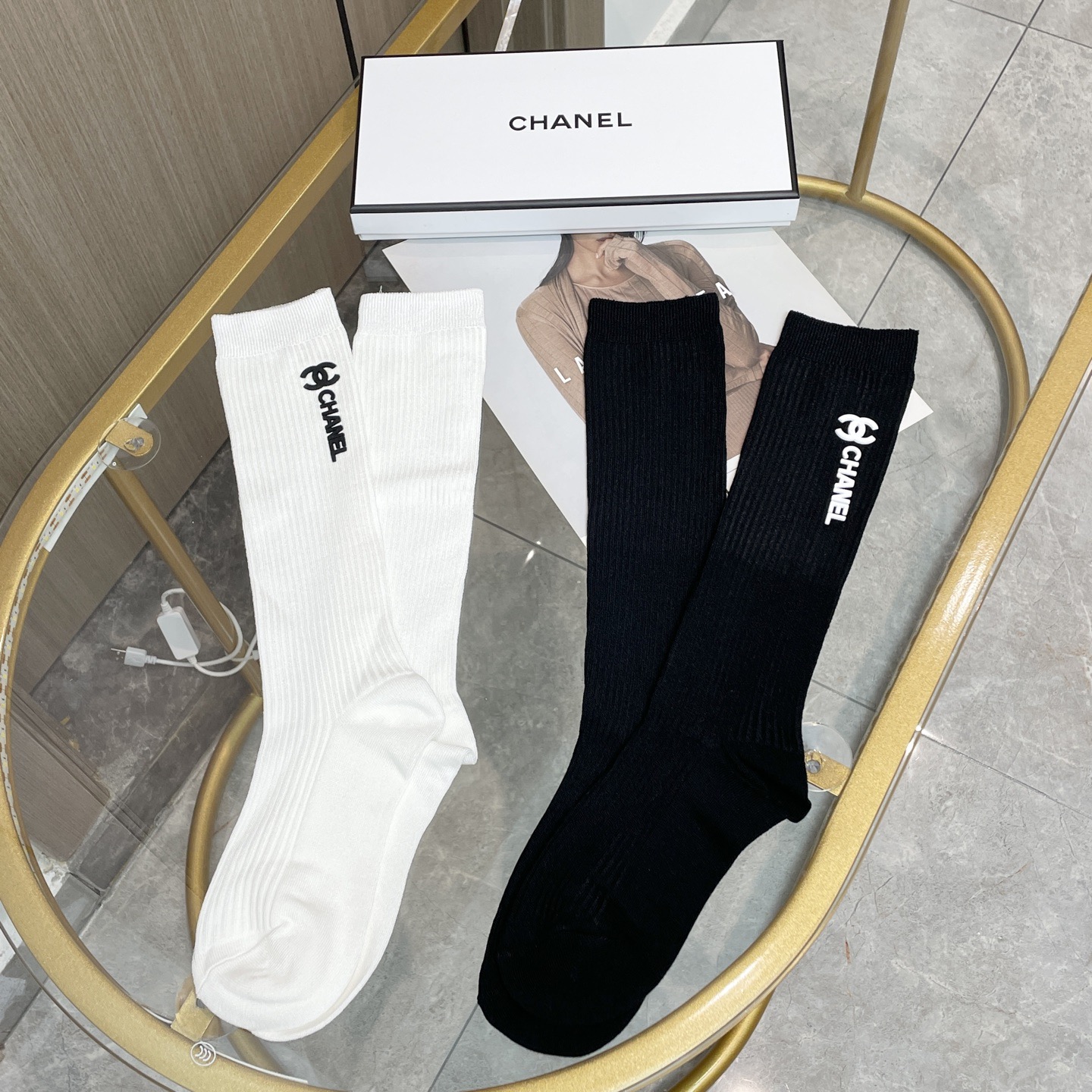 配包装【一盒二双】CHANEL · 香奈儿❗️超级爆款网红袜子❗️小香家官网同步针织字母小腿袜，ins明